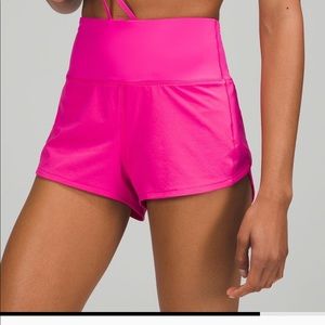 Lululemon high rise 2.5” length. Size 4.